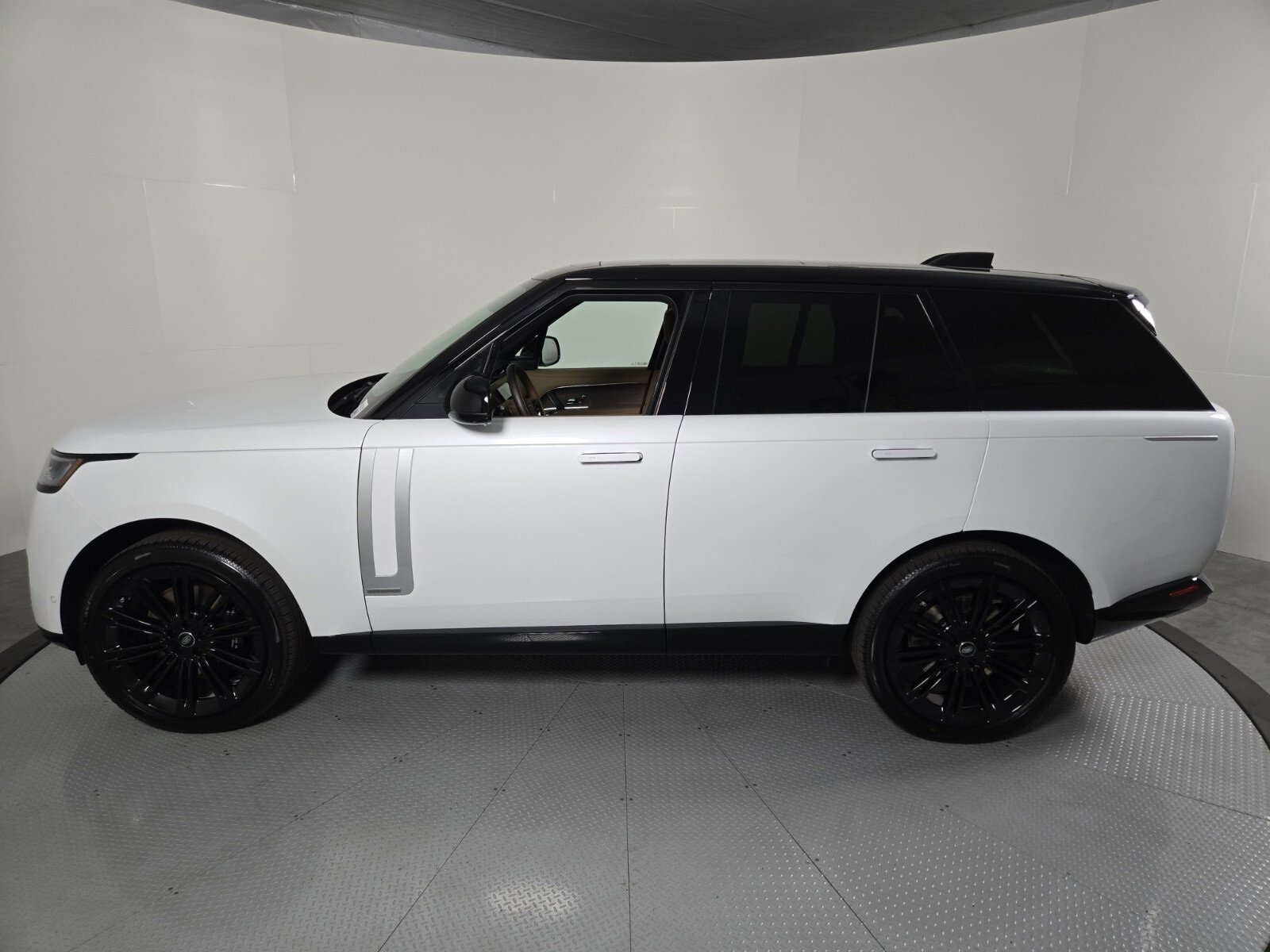 New 2025 Land Rover Range Rover Autobiography image 8