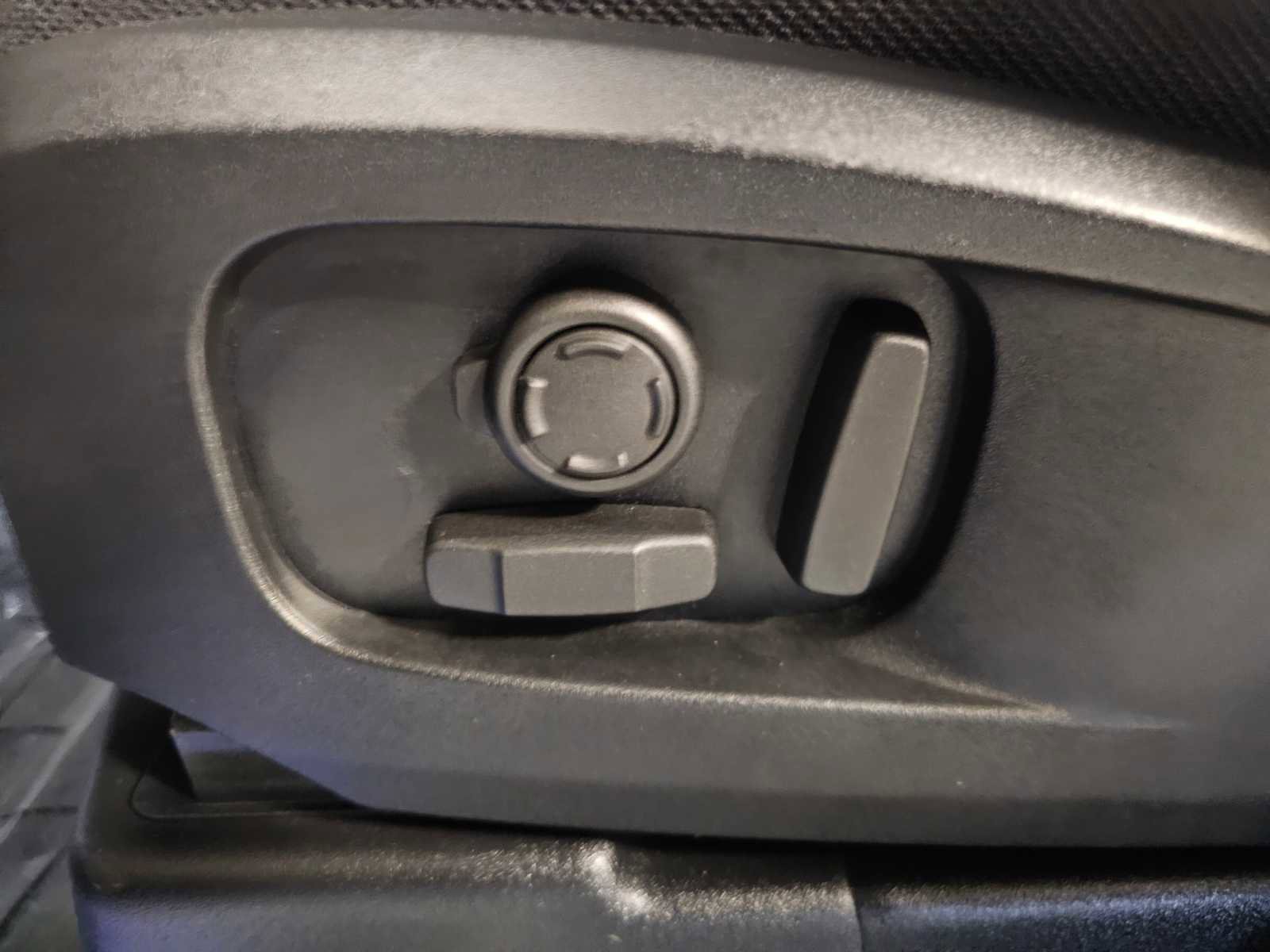 Used 2023 Land Rover Defender 110 X image 27