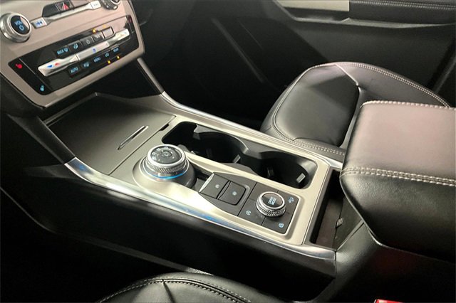 Used 2023 Ford Explorer XLT image 18
