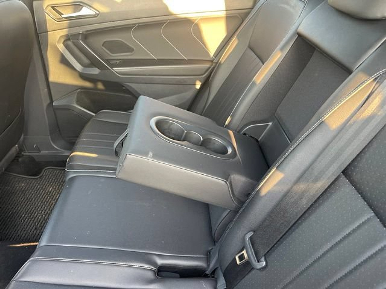 Used 2023 Volkswagen Tiguan SE R-Line FWD image 24