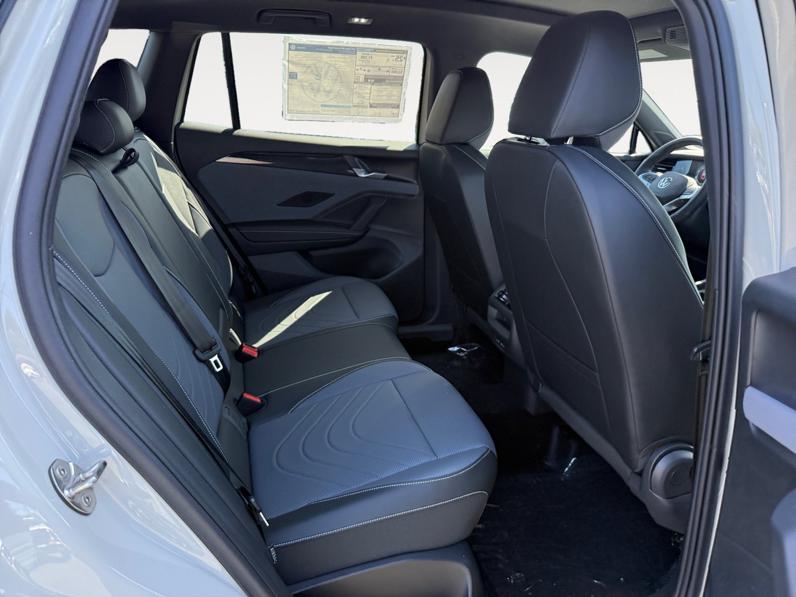New 2026 Volkswagen Tiguan SE R-Line AWD/4WD image 18