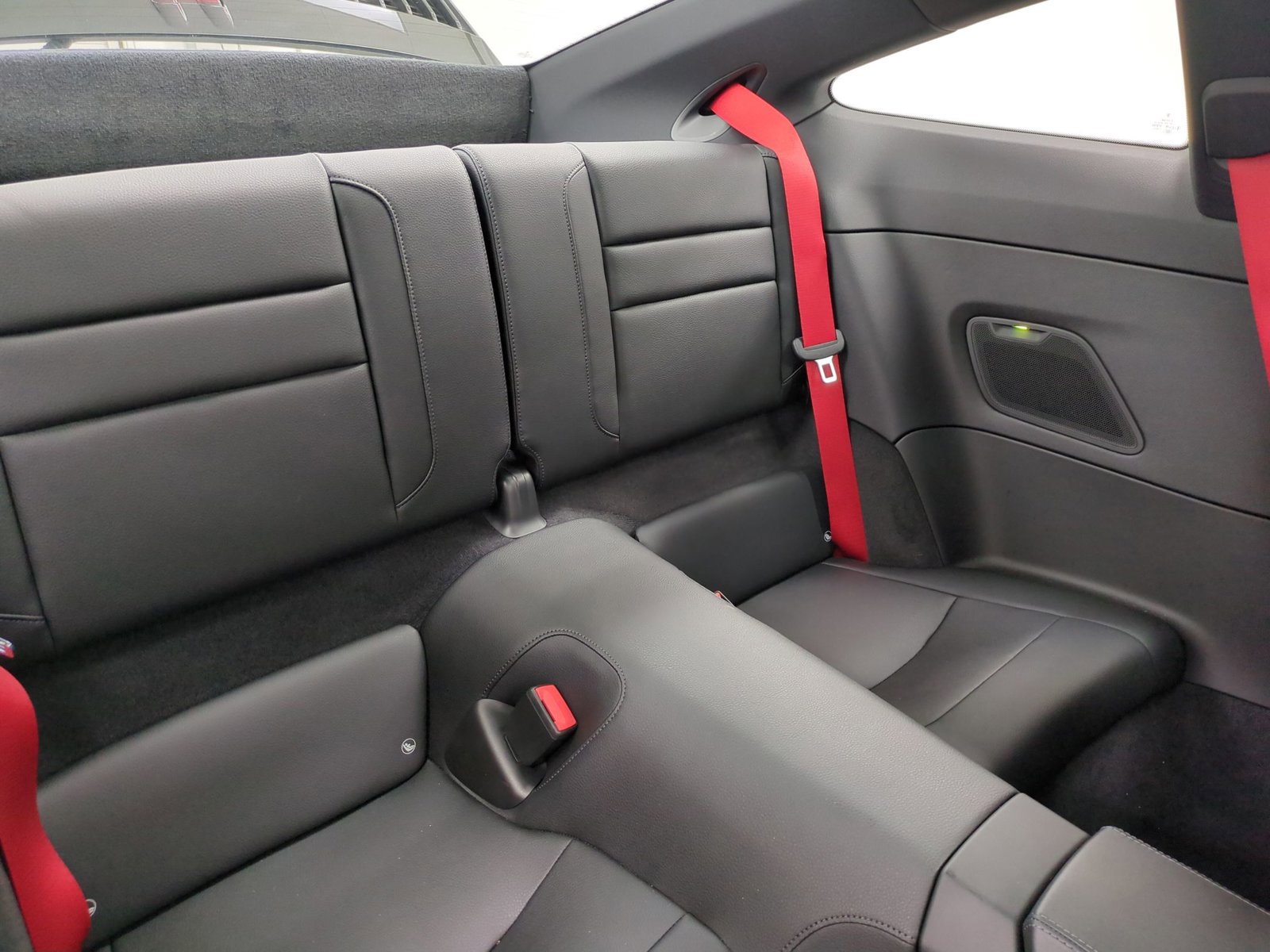 Used 2023 Porsche 911 Carrera w/ Premium Package RWD image 22
