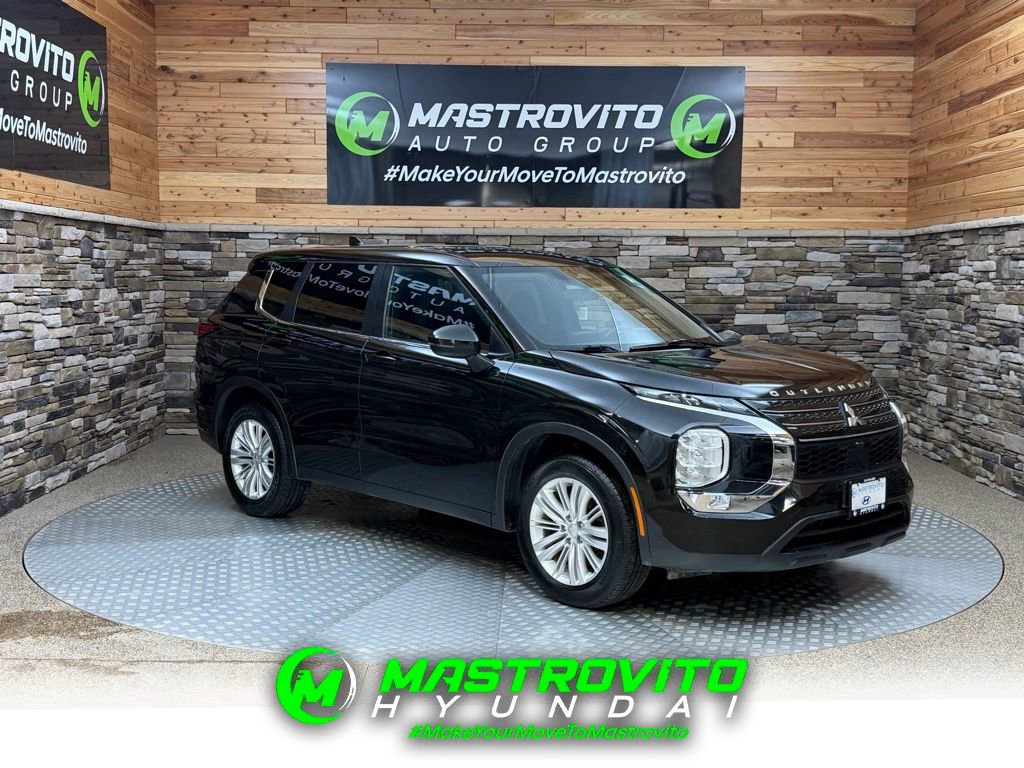 Used 2022 Mitsubishi Outlander ES AWD/4WD image 1