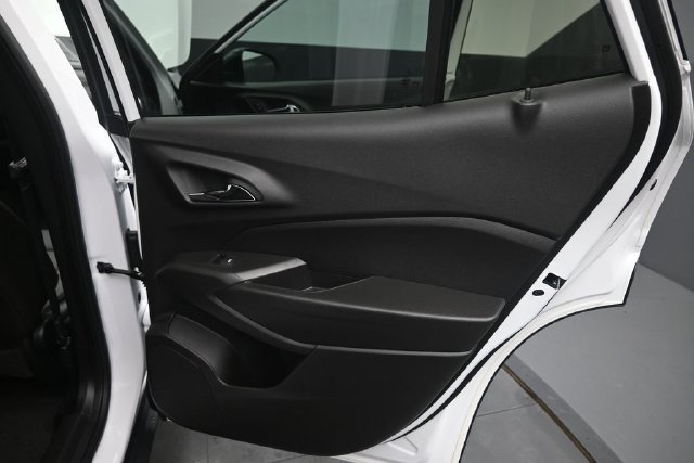 Used 2025 Chevrolet Trax ACTIV FWD image 16