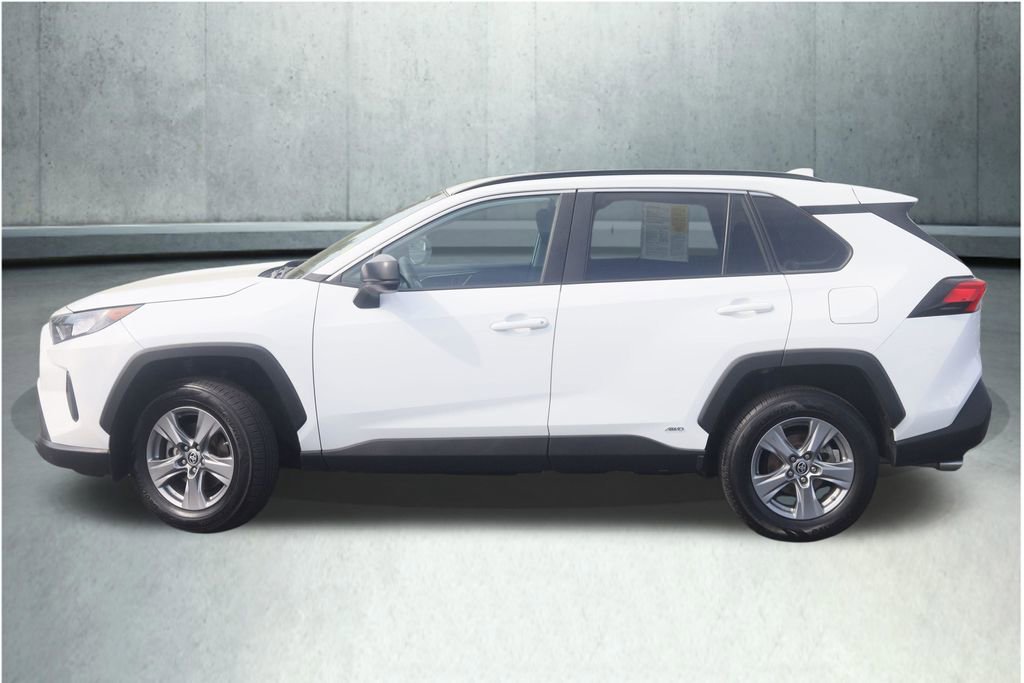 Used 2022 Toyota RAV4 LE AWD/4WD image 22