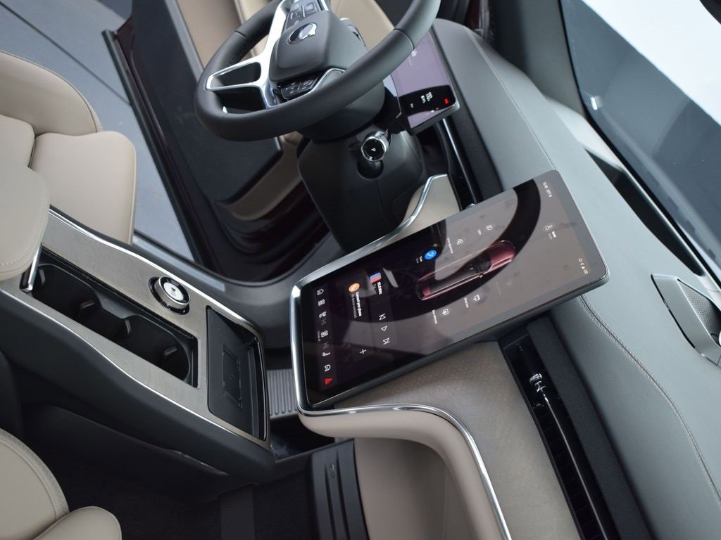 New 2025 Volvo EX90 Ultra image 13