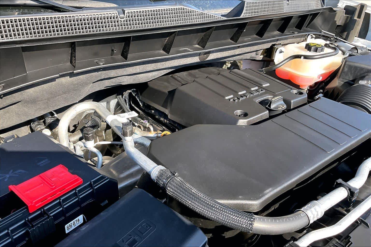 Certified 2025 Chevrolet Silverado 1500 Custom RWD image 32
