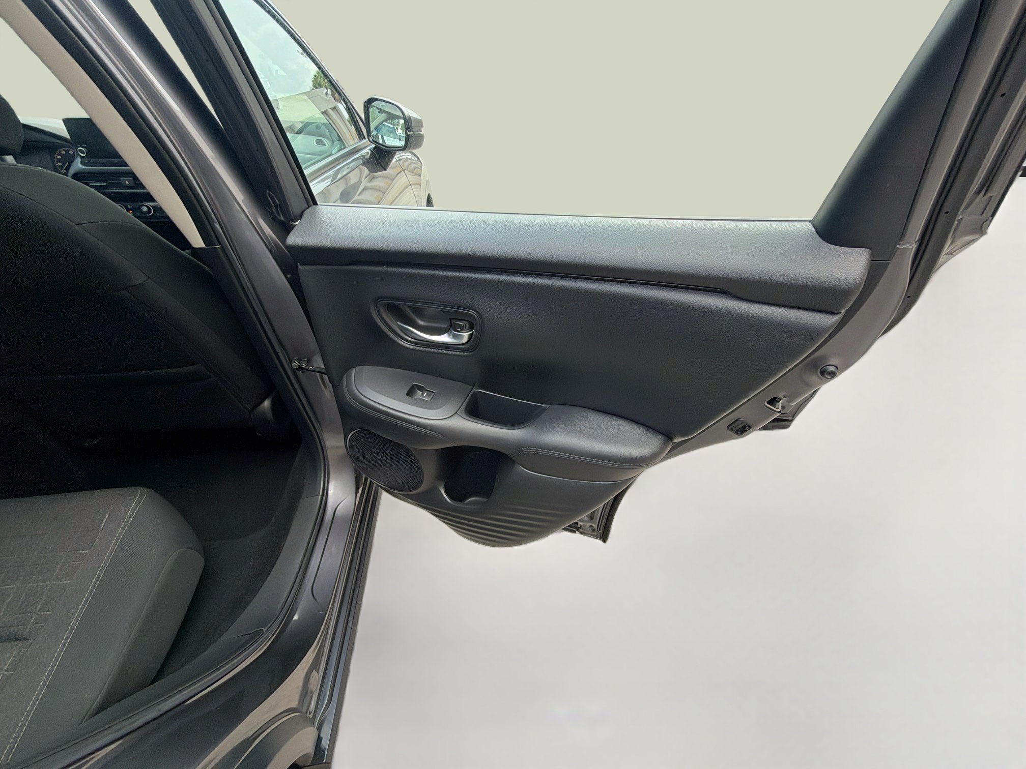 Used 2024 Honda HR-V LX image 29