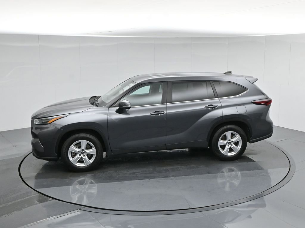Used 2024 Toyota Highlander LE image 50
