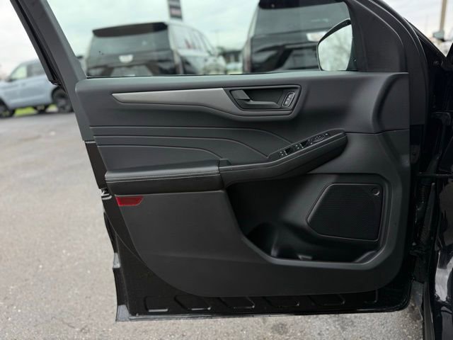 Certified 2024 Ford Escape Active AWD/4WD image 14