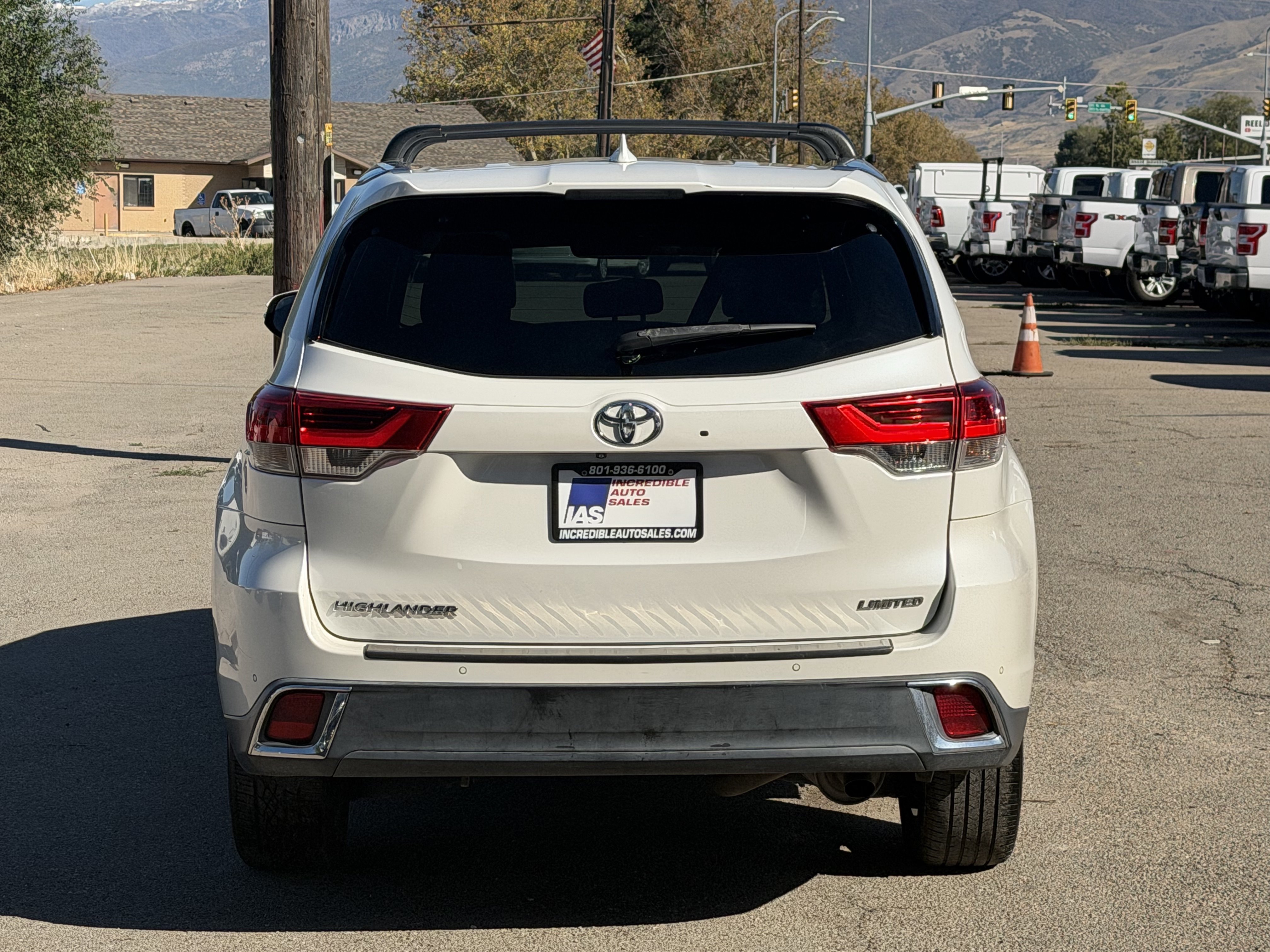 Used 2017 Toyota Highlander Limited FWD image 5