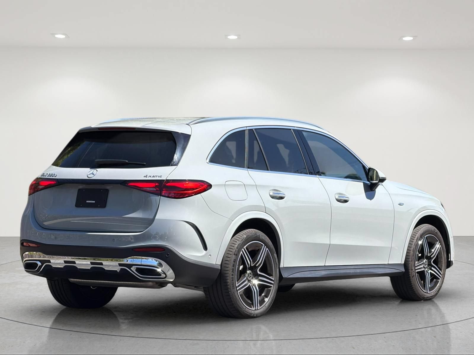 Used 2025 Mercedes-Benz GLC 350e 4MATIC image 5