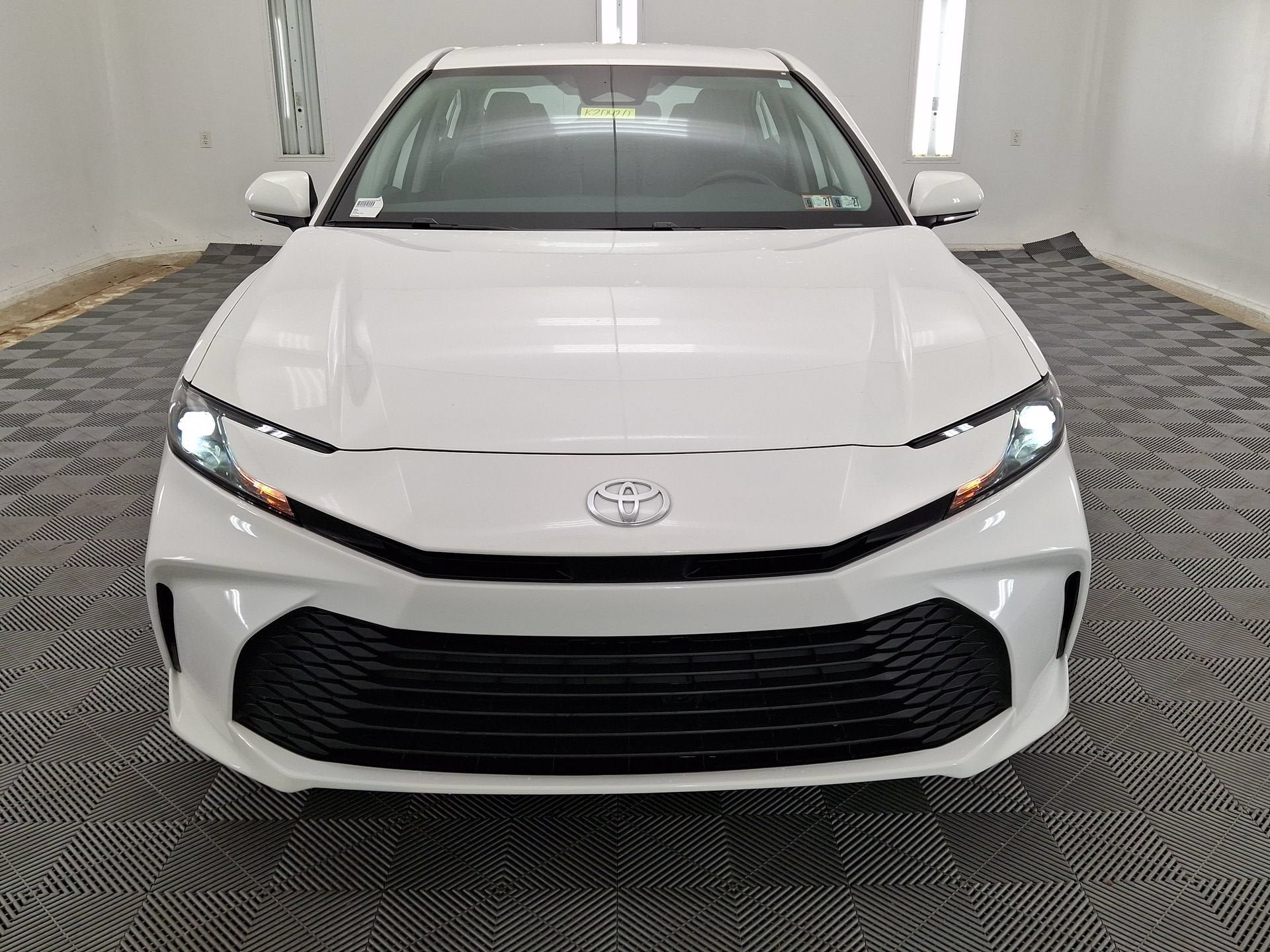 Used 2025 Toyota Camry LE FWD image 28