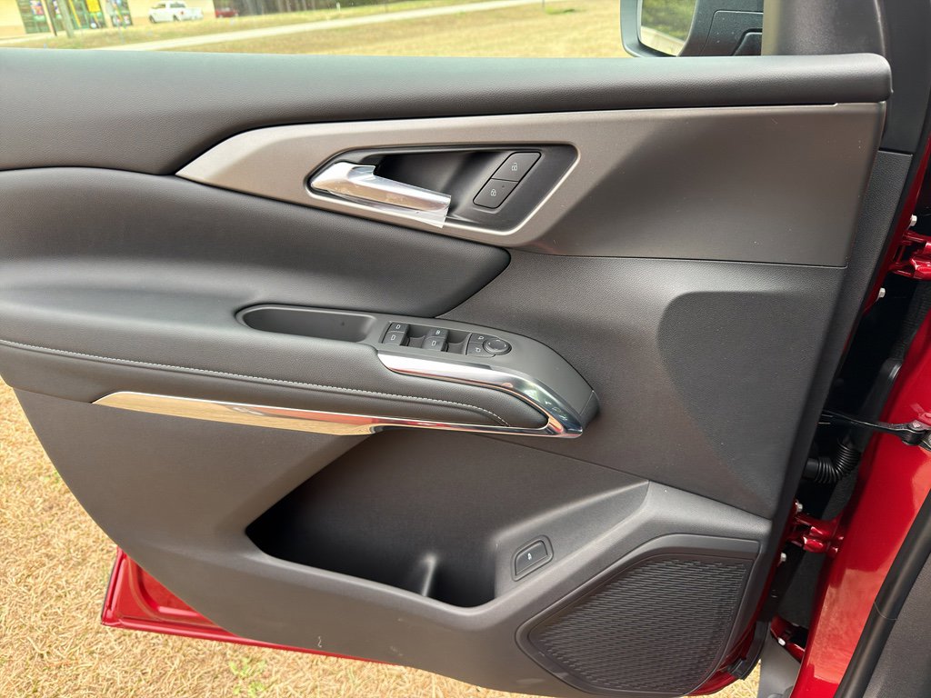 New 2026 Chevrolet Traverse LT image 14