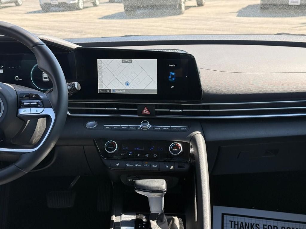 Used 2025 Hyundai Elantra Limited FWD image 13
