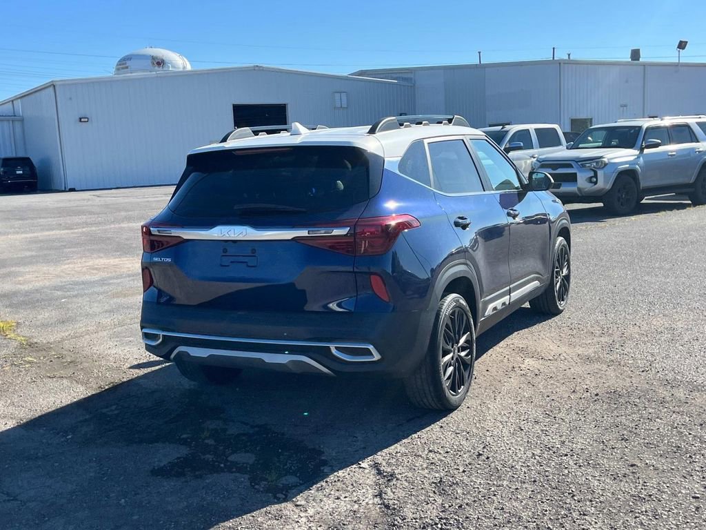 Used 2023 Kia Seltos Nightfall Edition image 7