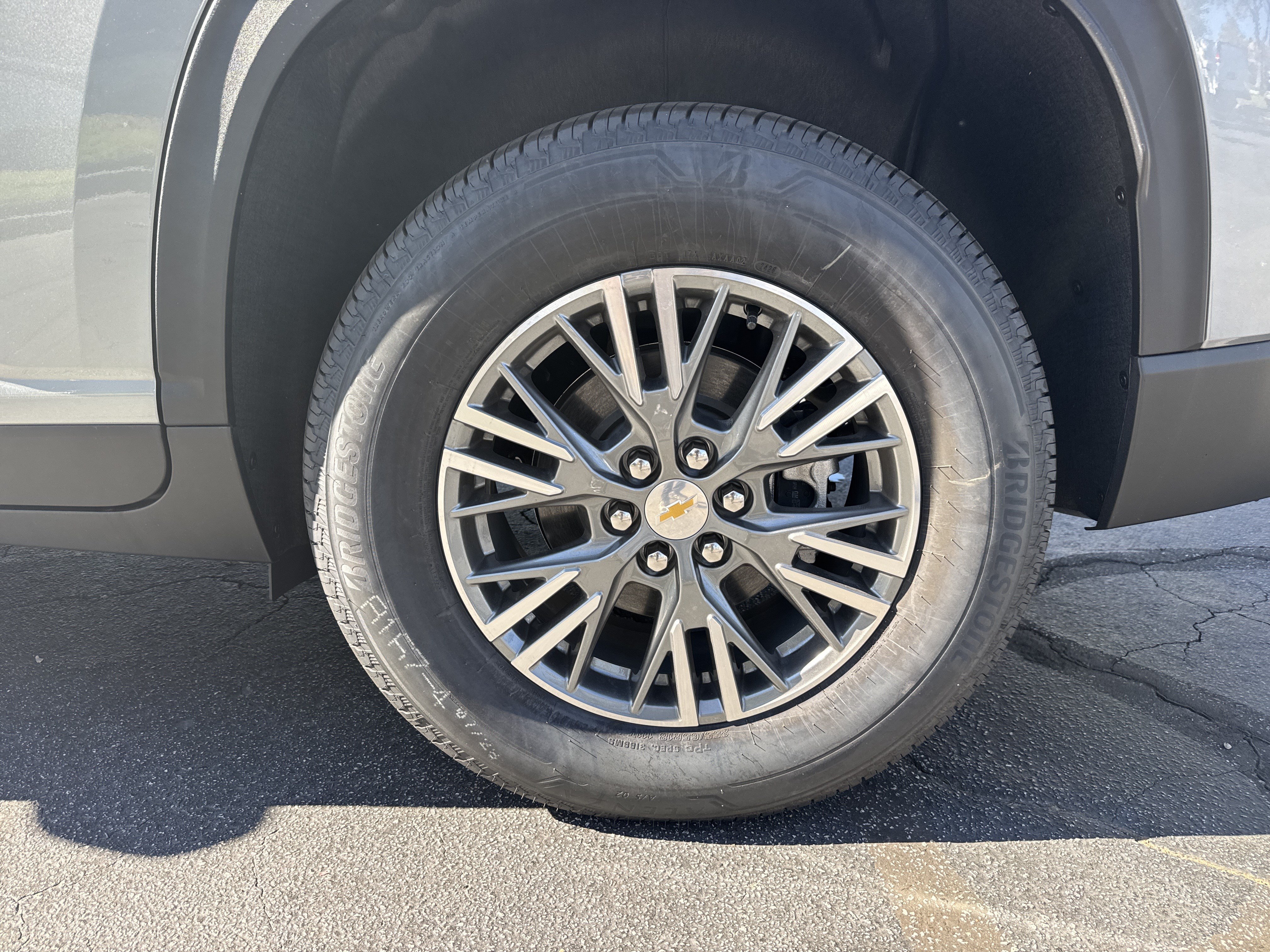 New 2027 Chevrolet Traverse LT w/ LPO, Floor Liner Package FWD image 21