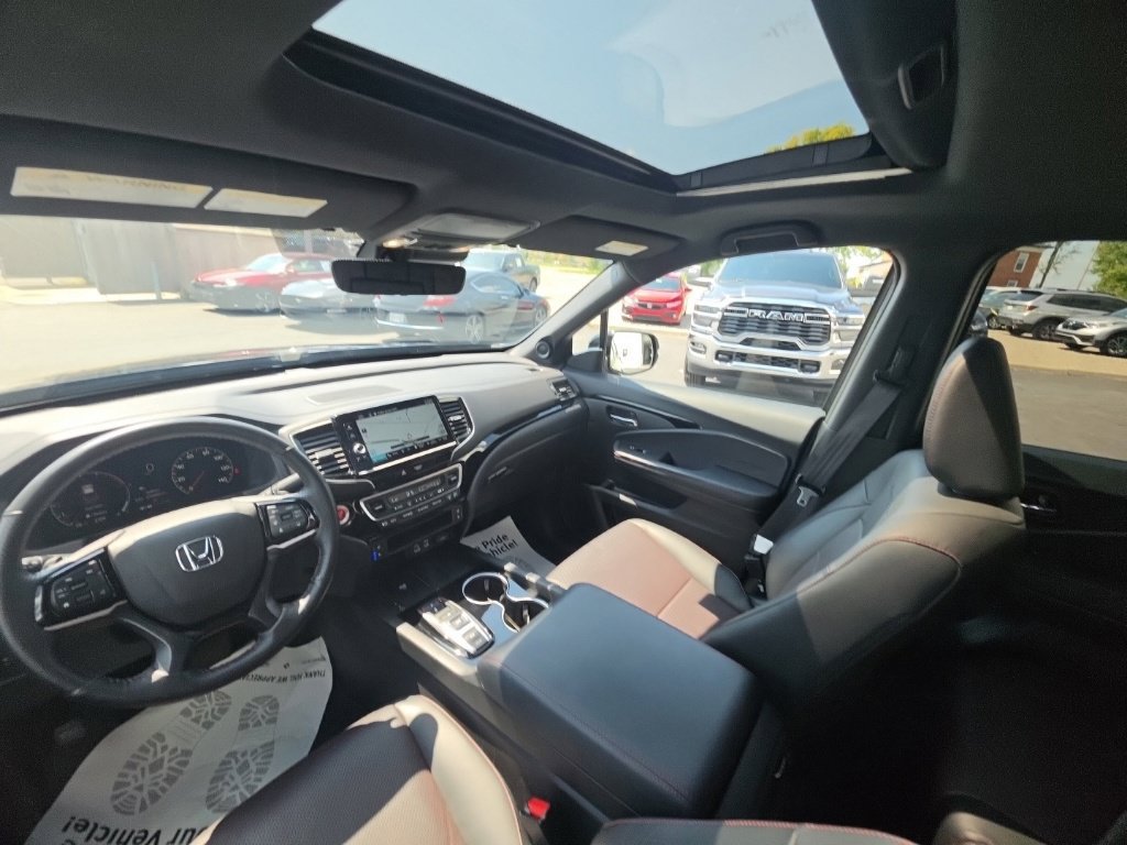 Certified 2025 Honda Ridgeline Black Edition image 28