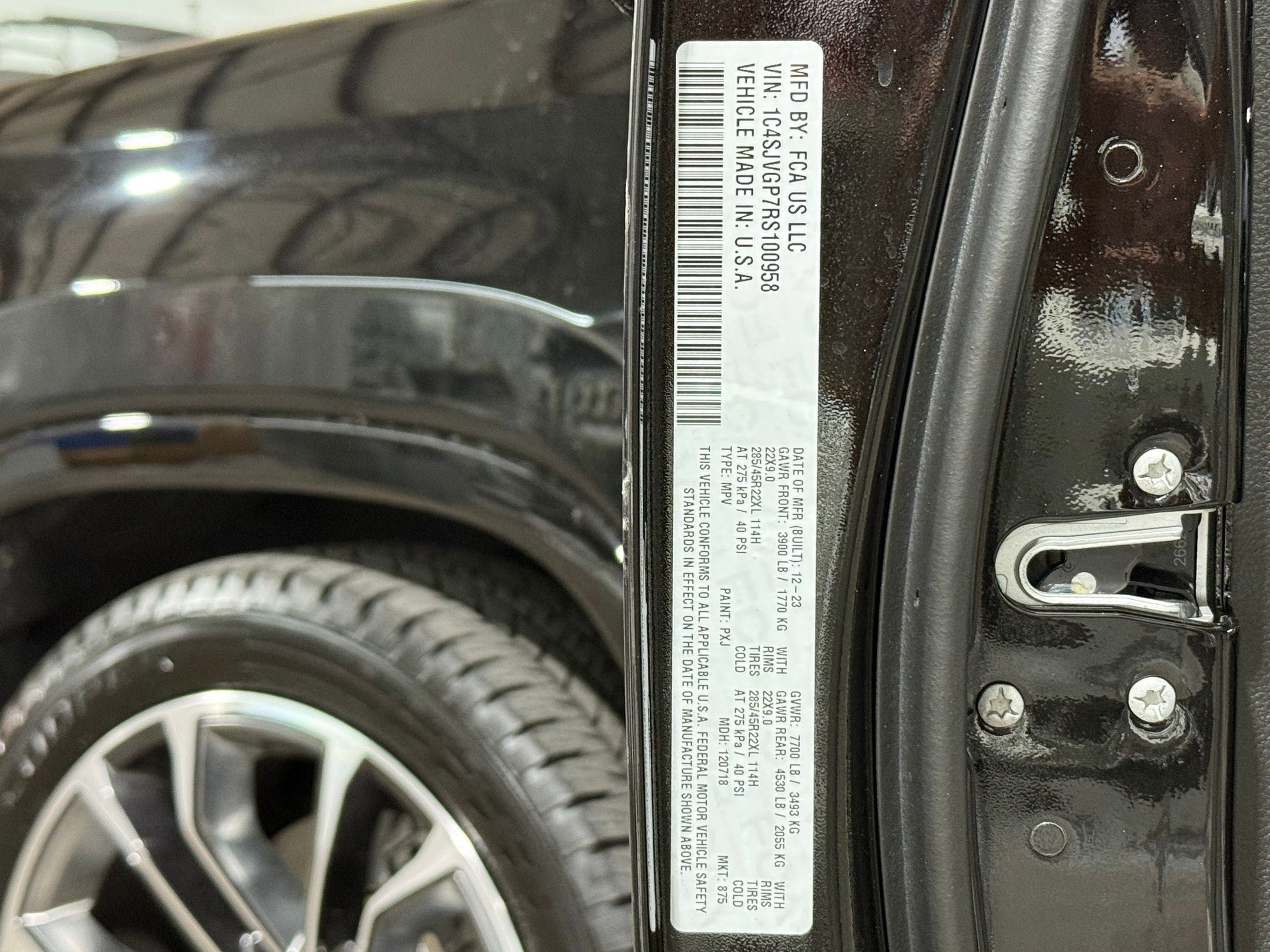 Used 2024 Jeep Grand Wagoneer Series III w/ HD Trailer Tow Package image 17