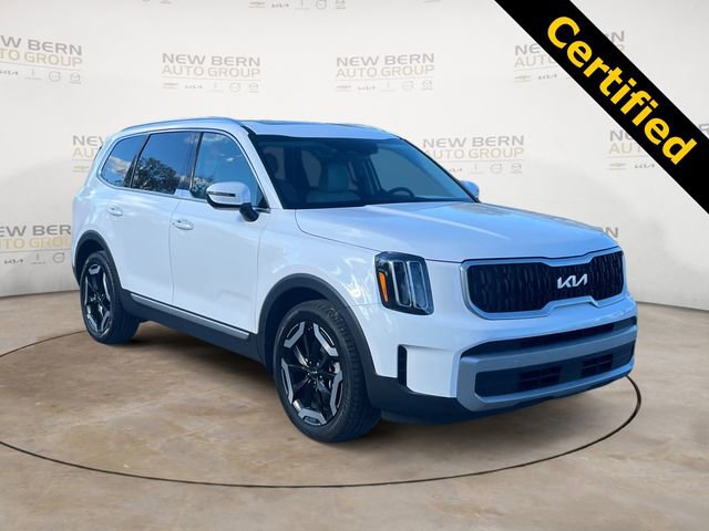 Used 2024 Kia Telluride EX w/ EX Captain's Chair Package image 7