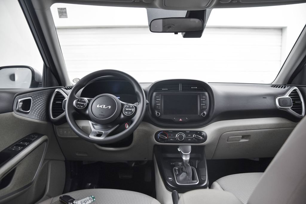 Used 2024 Kia Soul LX image 22