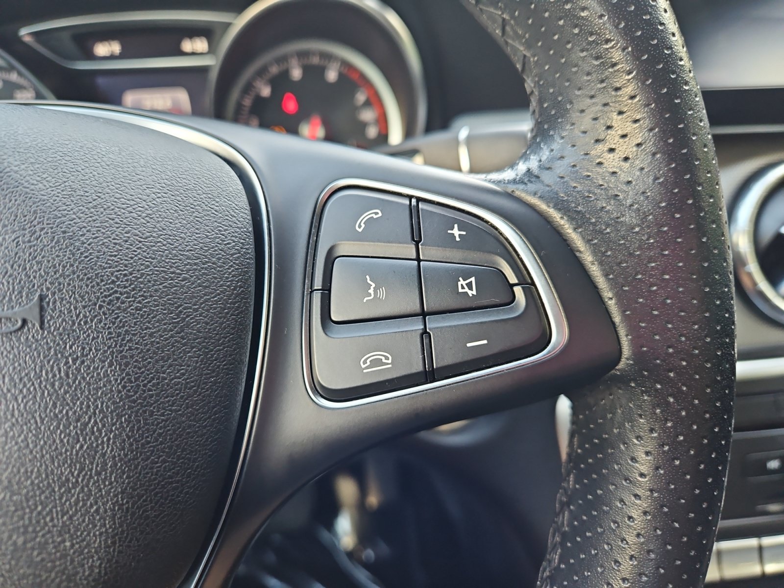 Used 2019 Mercedes-Benz CLA 250 4MATIC image 25