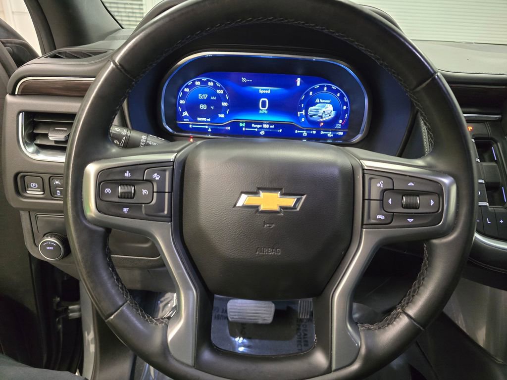 Used 2024 Chevrolet Suburban LT RWD image 18