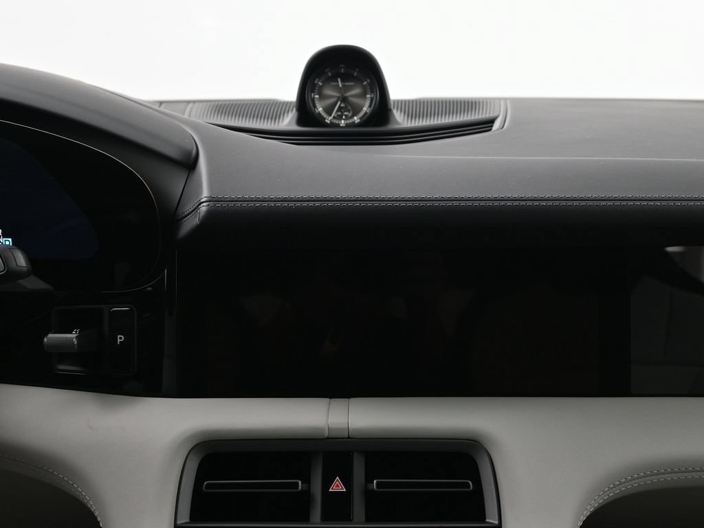 New 2026 Porsche Taycan 4S AWD/4WD image 11