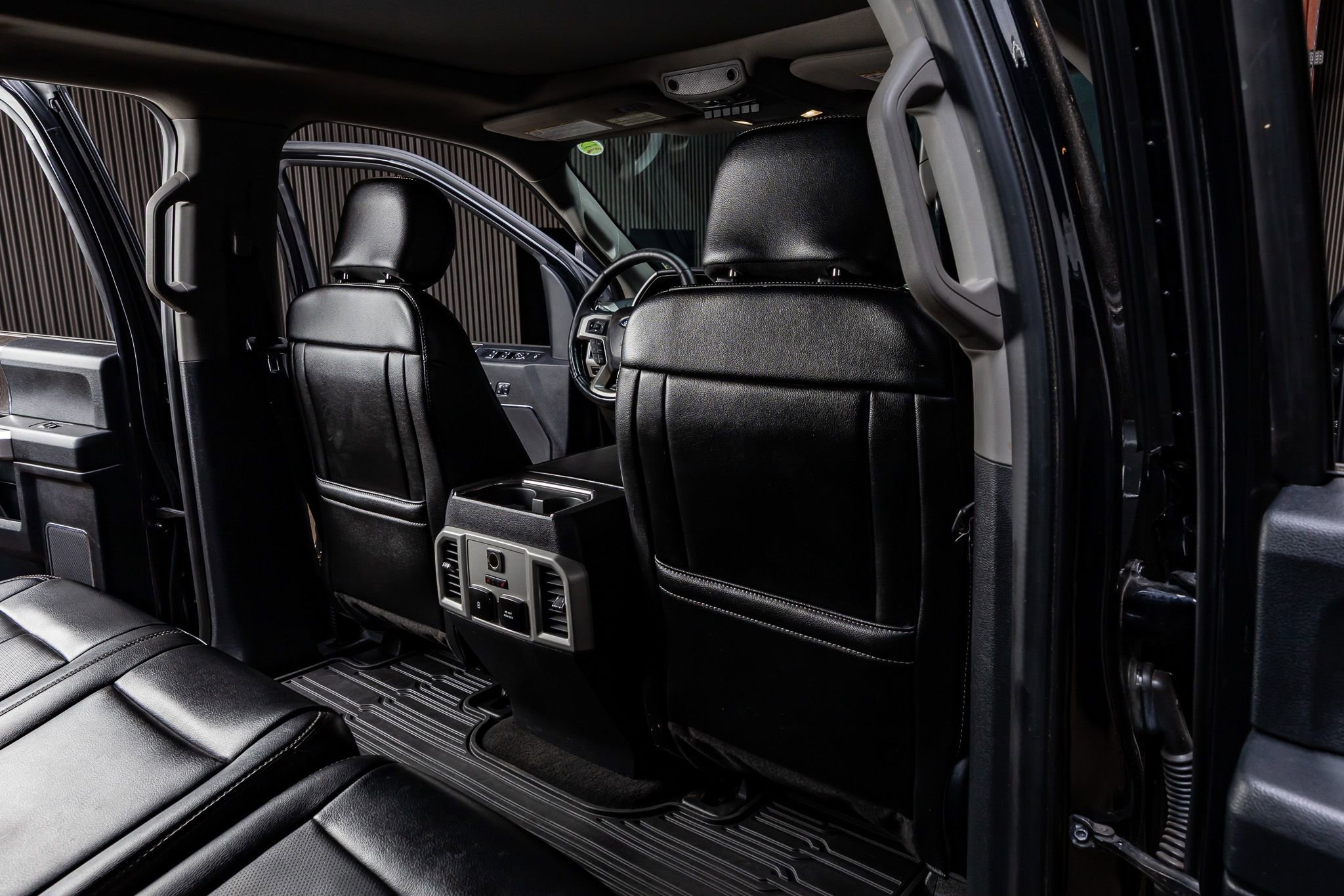 Used 2021 Ford F350 Lariat image 28