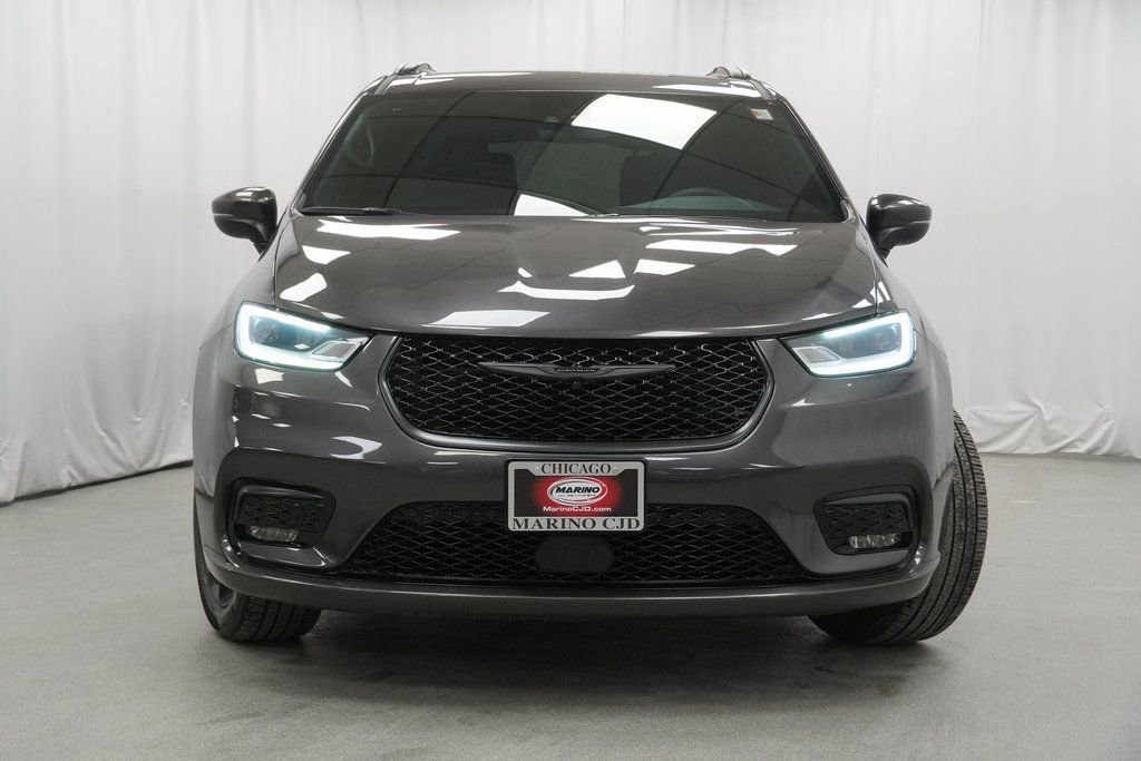 Used 2023 Chrysler Pacifica Touring-L w/ S Appearance Package image 7