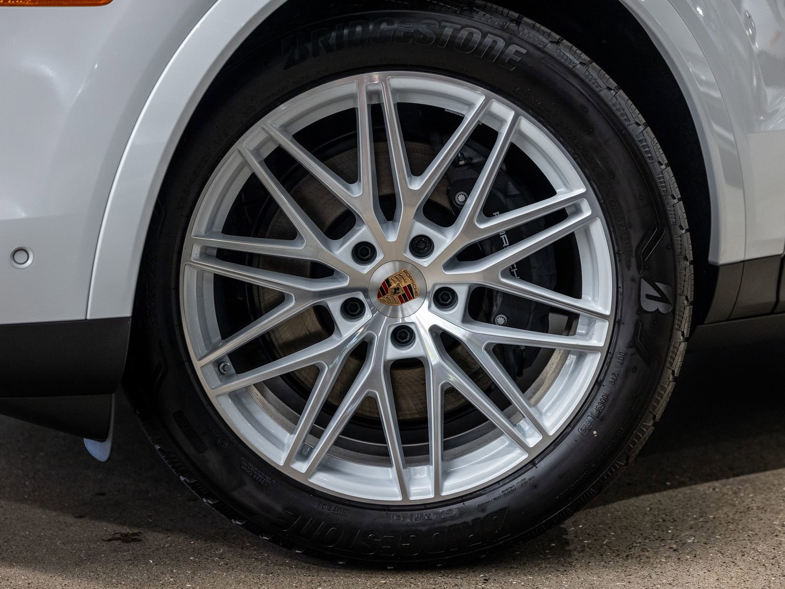 Certified 2025 Porsche Cayenne image 18