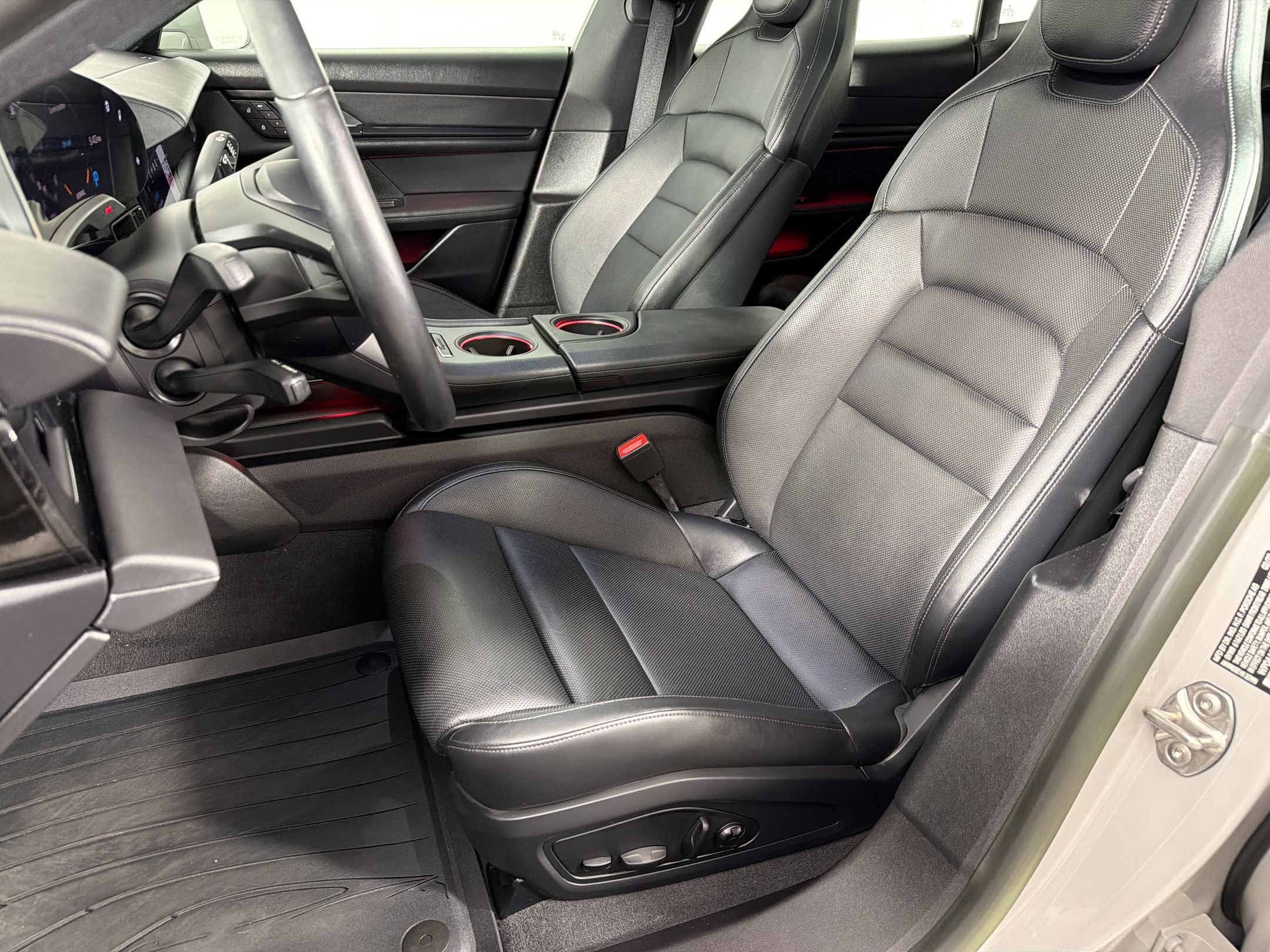 Certified 2023 Porsche Taycan w/ Premium Package RWD image 5