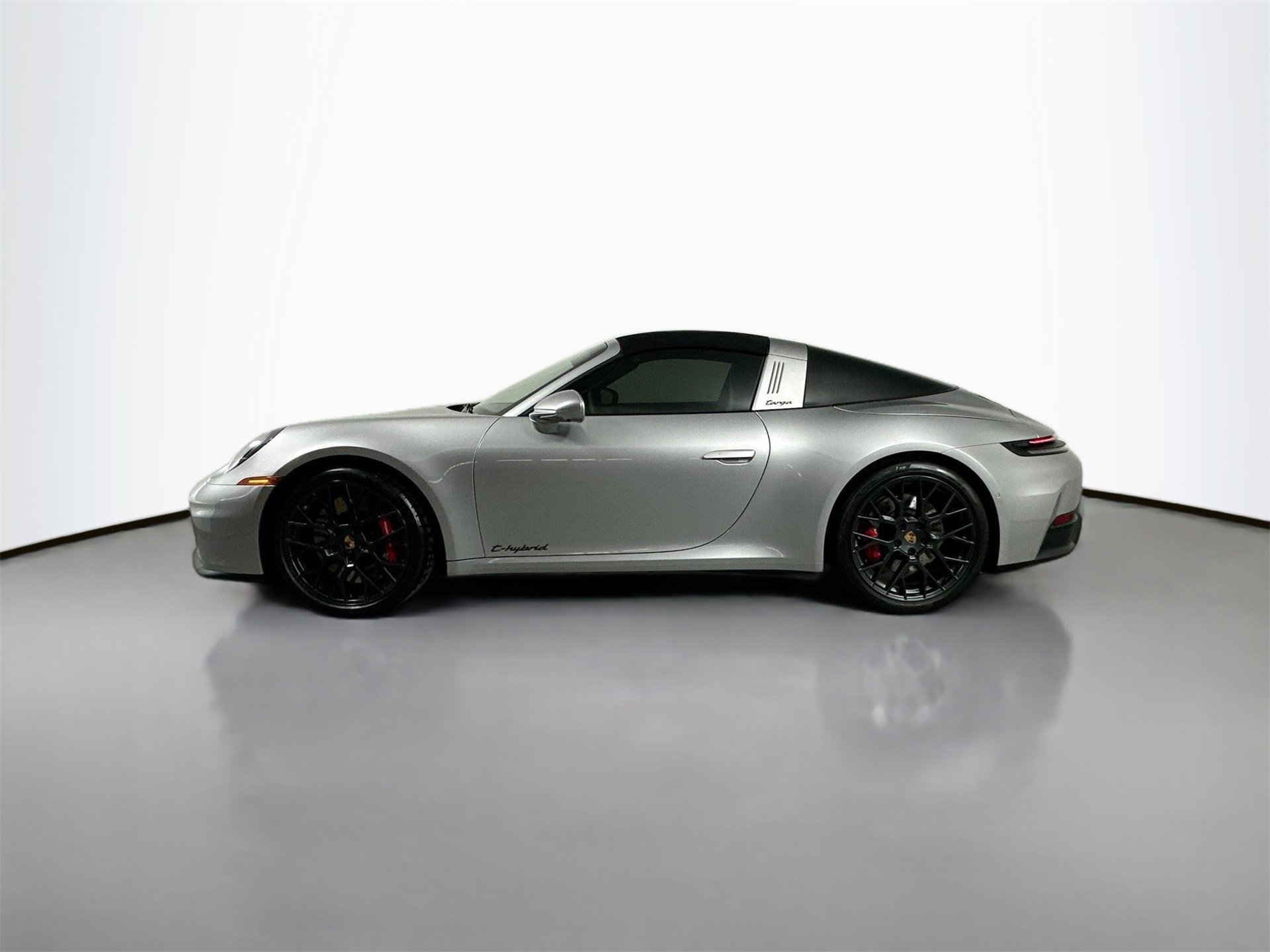 Certified 2026 Porsche 911 Targa 4 GTS image 2