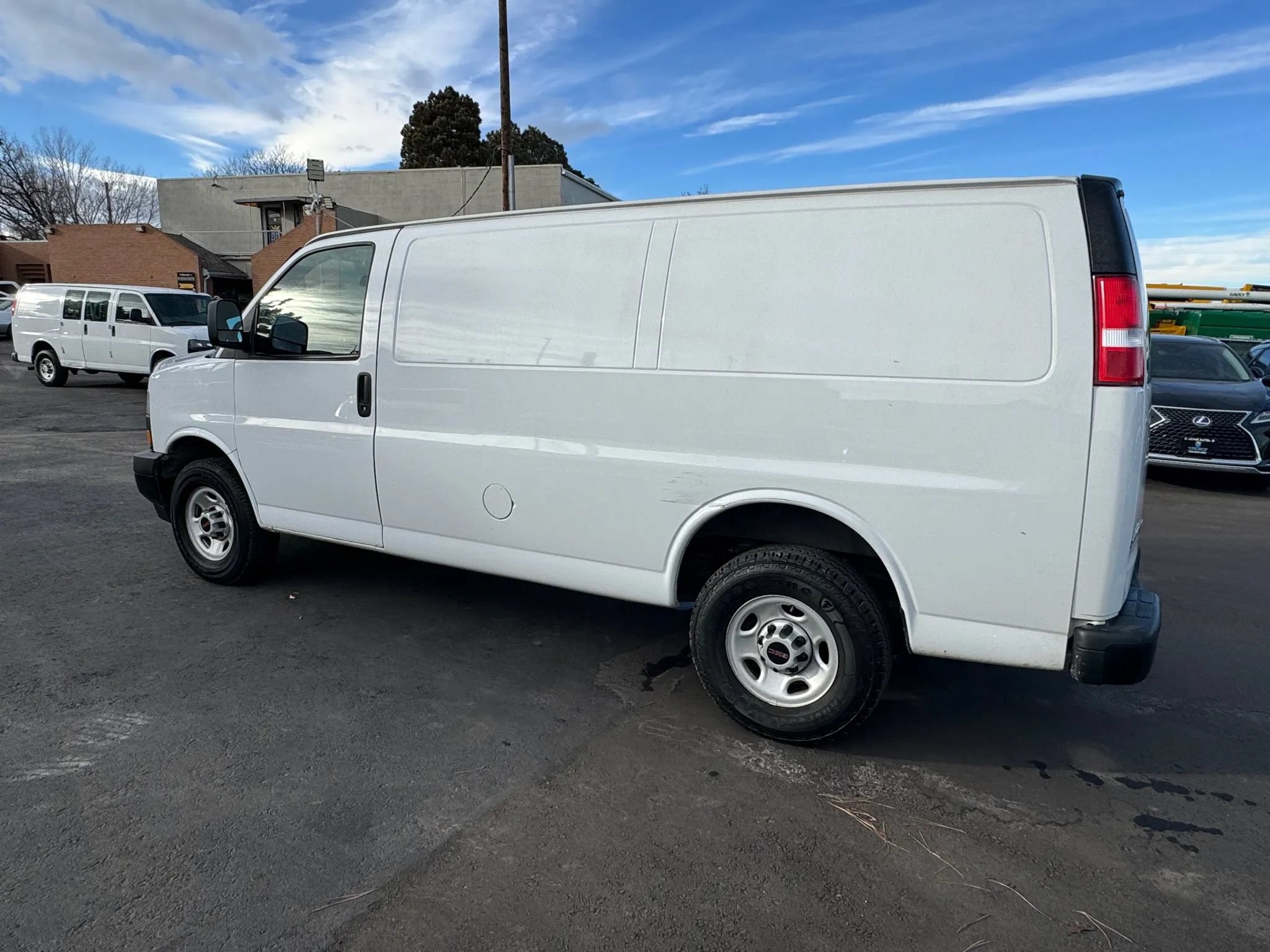 Used 2021 GMC Savana 2500 w/ Driver Convenience Package RWD image 4