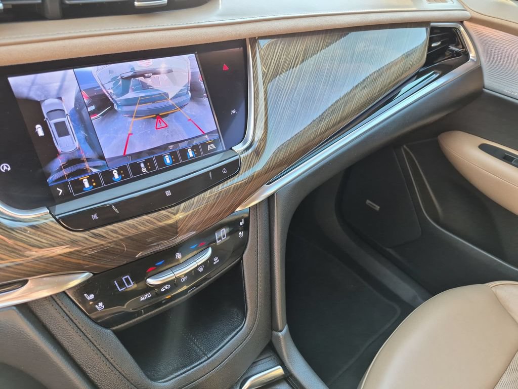 Used 2020 Cadillac XT6 Premium Luxury w/ Platinum Package FWD image 20