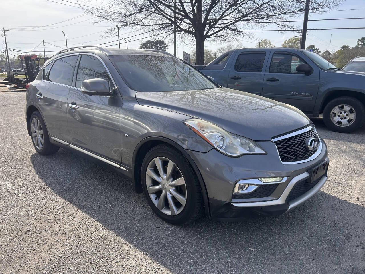 Used 2017 INFINITI QX50 AWD w/ Premium Plus Package image 2