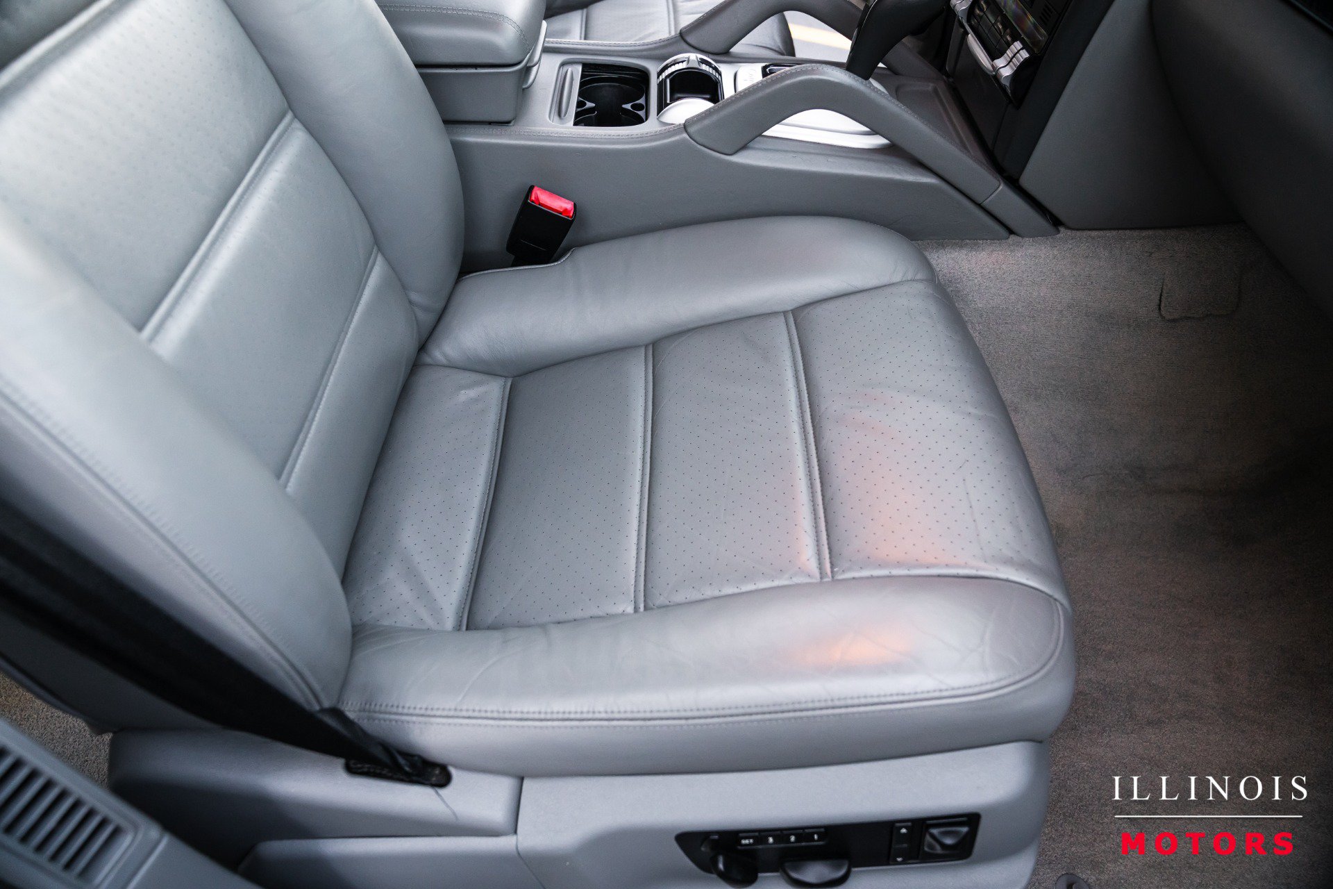 Used 2004 Porsche Cayenne S AWD/4WD image 30