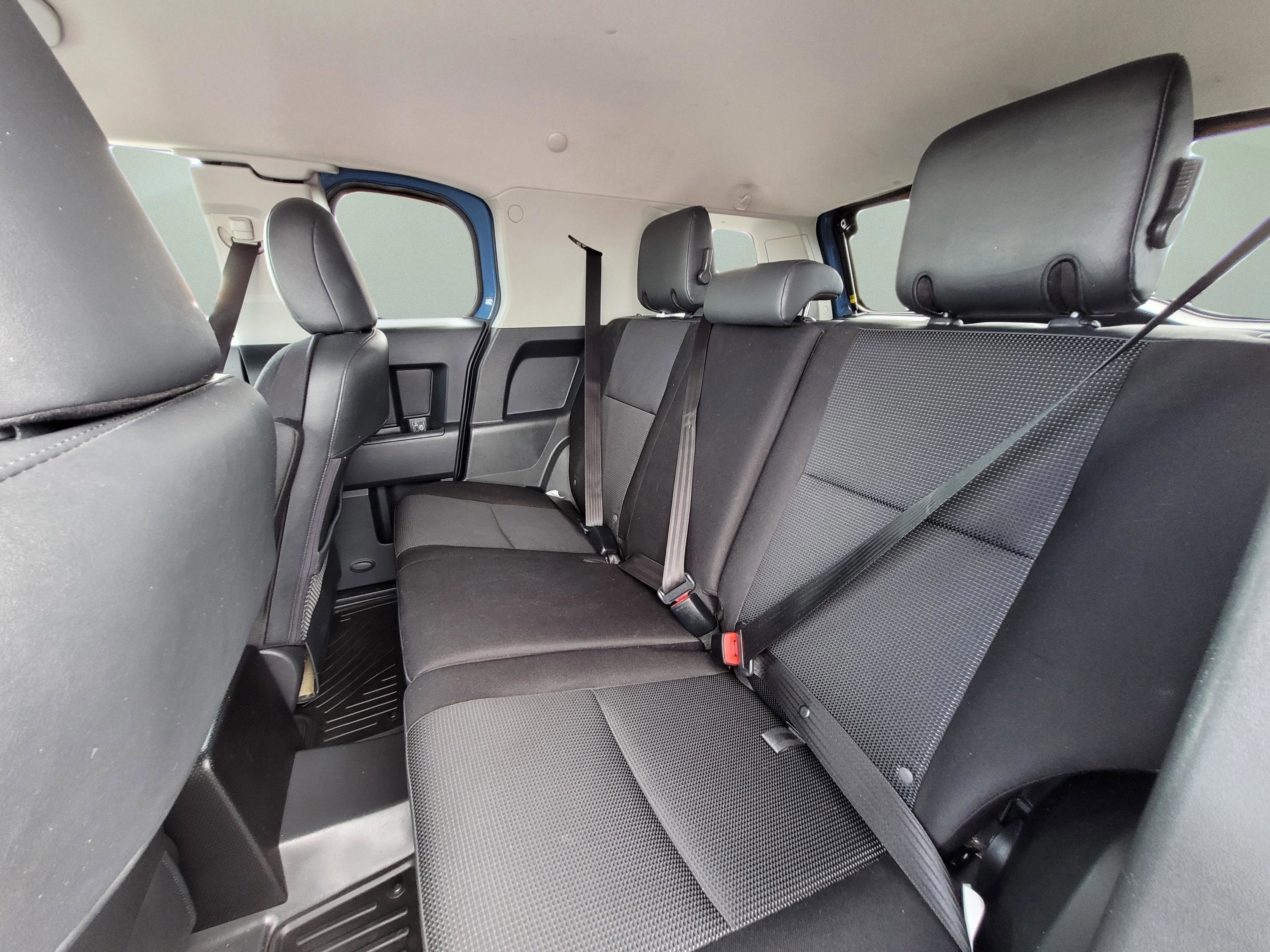 Used 2013 Toyota FJ Cruiser 4WD w/ Convenience Pkg image 16