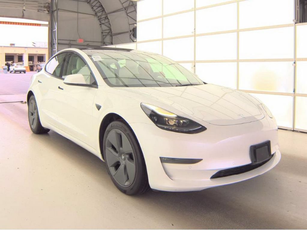 Used 2022 Tesla Model 3 Long Range AWD/4WD image 3