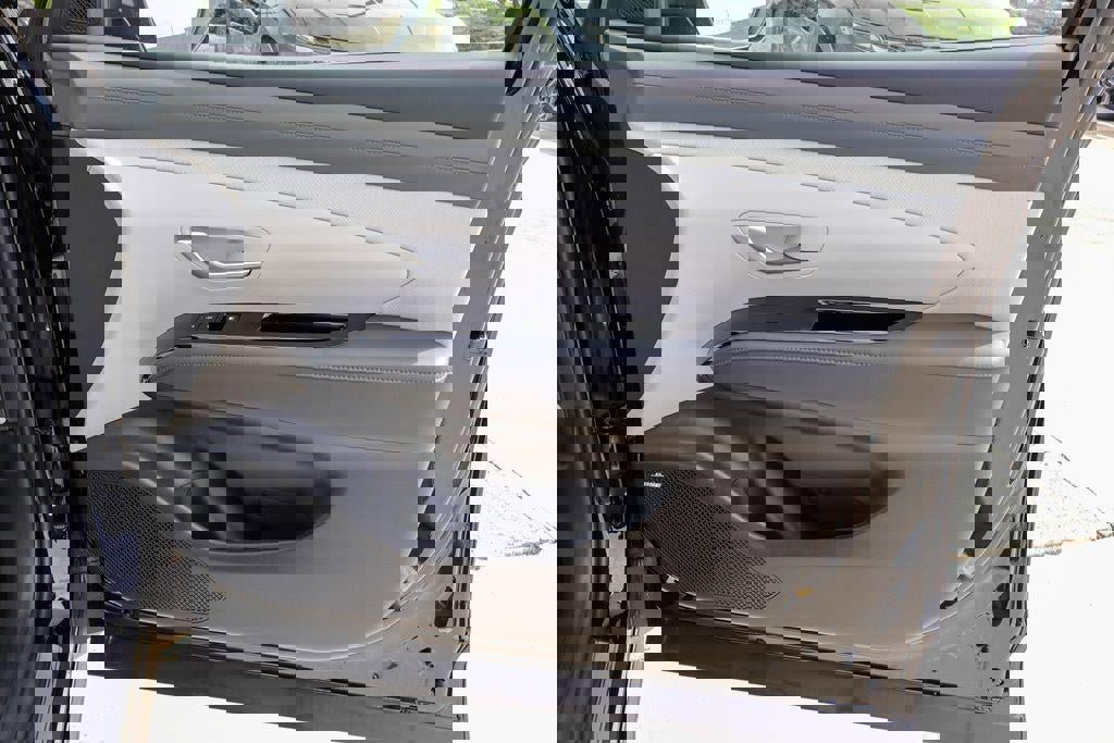 New 2026 Hyundai Tucson Limited image 14