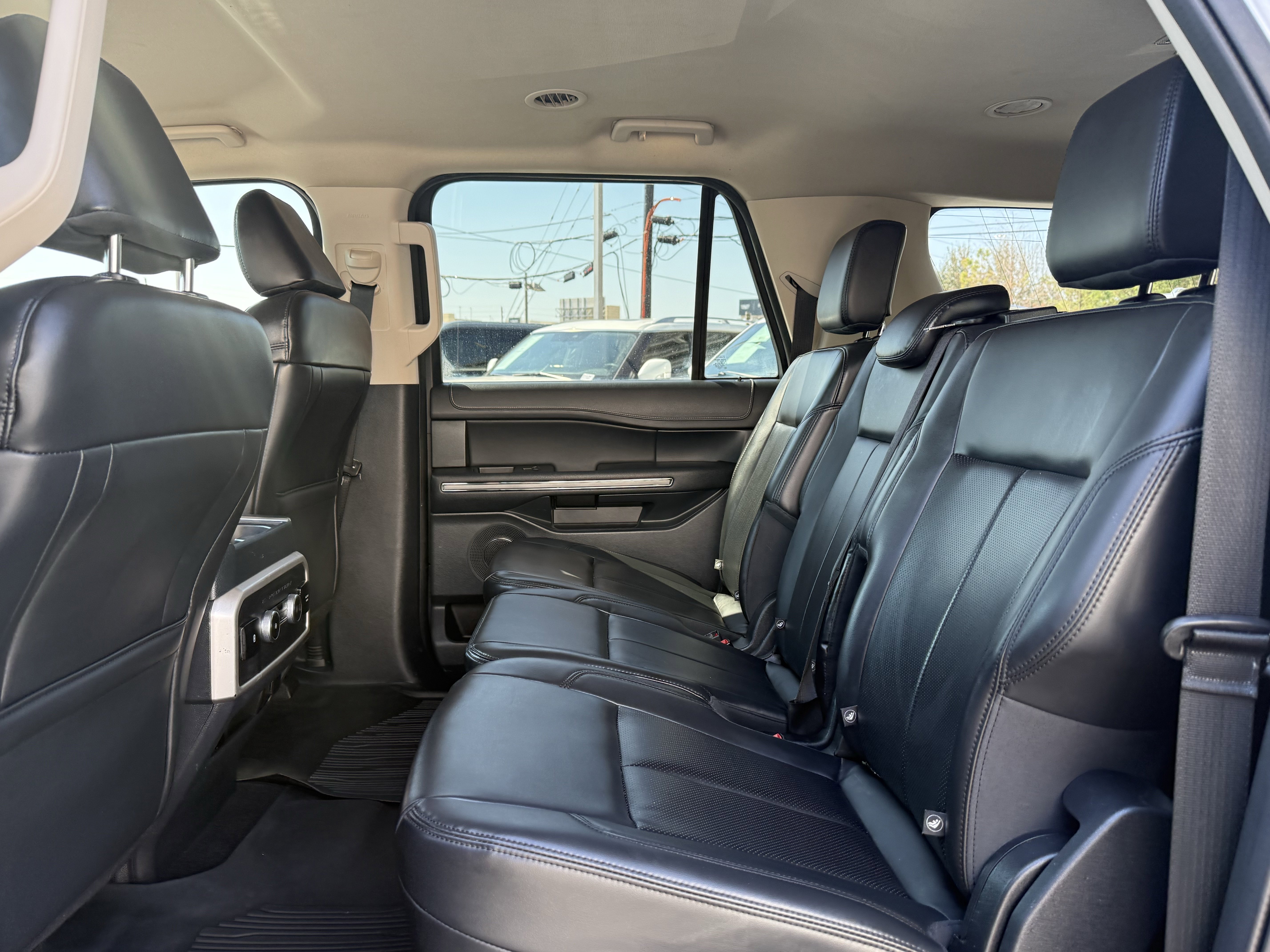 Used 2022 Ford Expedition Max XLT image 14