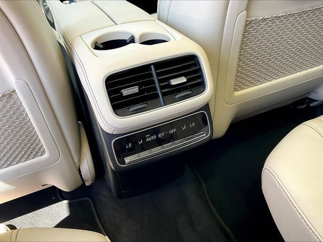 Used 2024 Mercedes-Benz GLS 450 4MATIC image 12