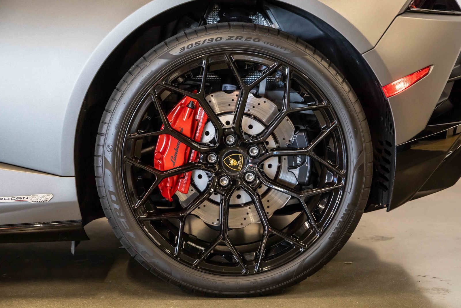 Used 2021 Lamborghini Huracan EVO RWD image 22