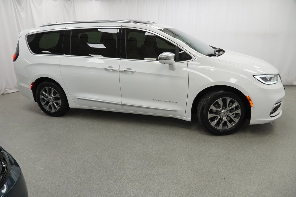 Certified 2021 Chrysler Pacifica Pinnacle image 10