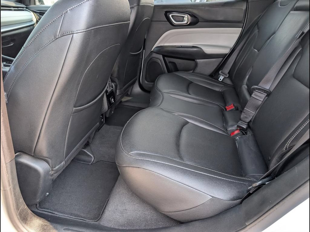 Used 2025 Jeep Compass Limited AWD/4WD image 13