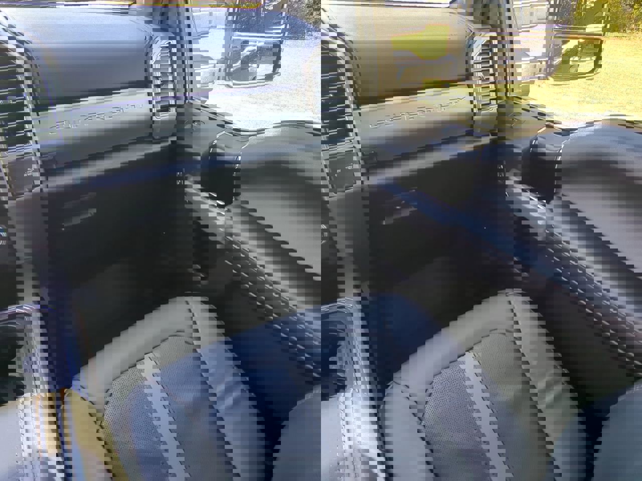 Used 2019 Ford F350 Platinum w/ Platinum Ultimate Package image 15