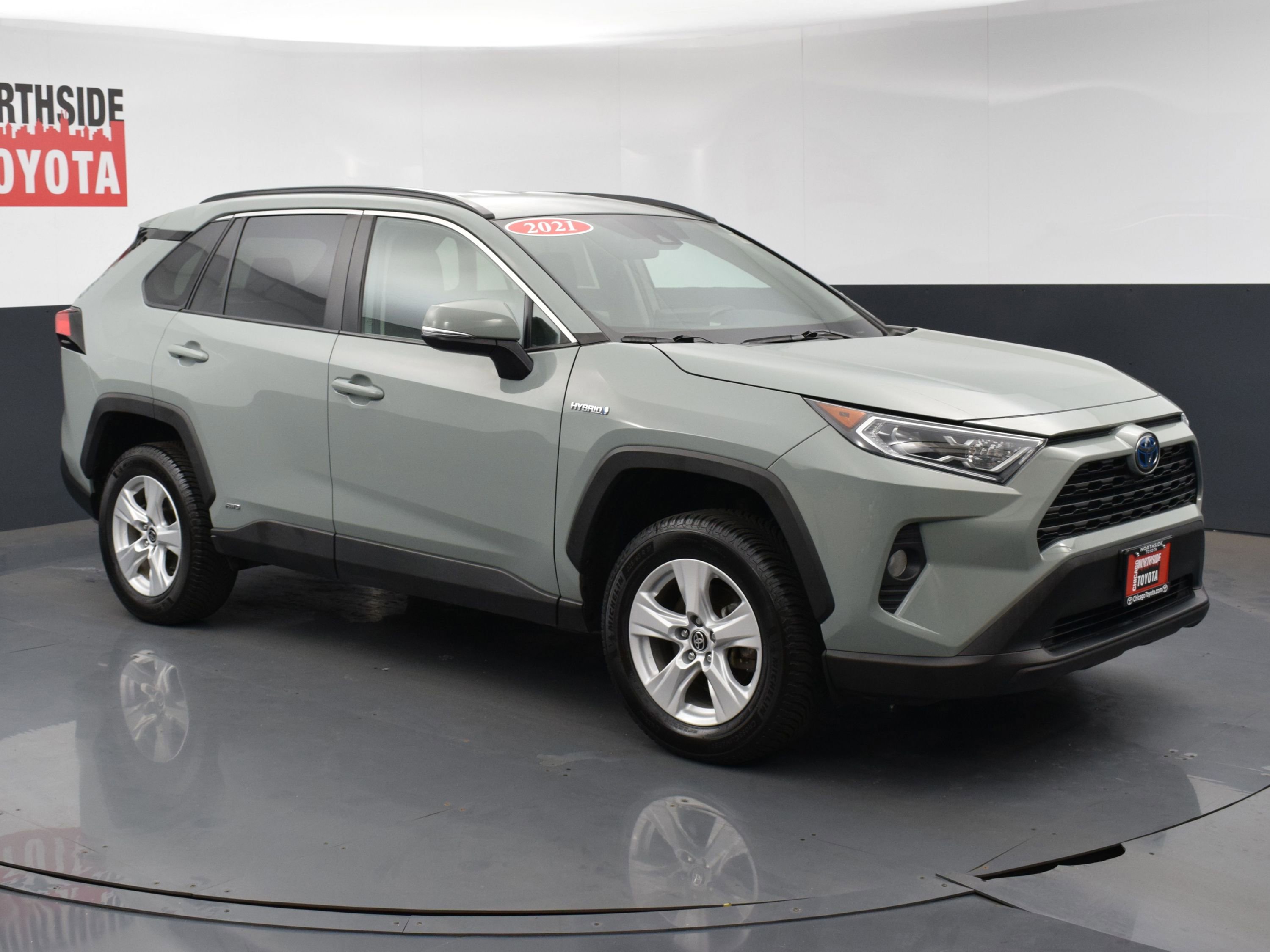 Used 2021 Toyota RAV4 XLE image 6