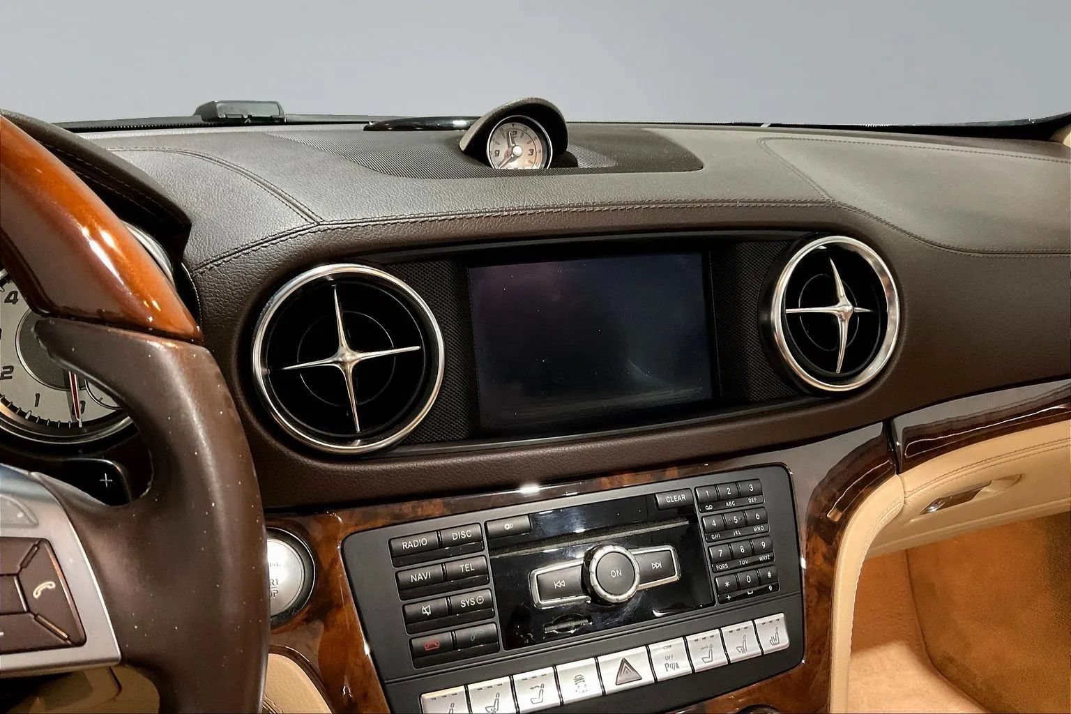Used 2013 Mercedes-Benz SL 550 w/ Premium Pkg image 9