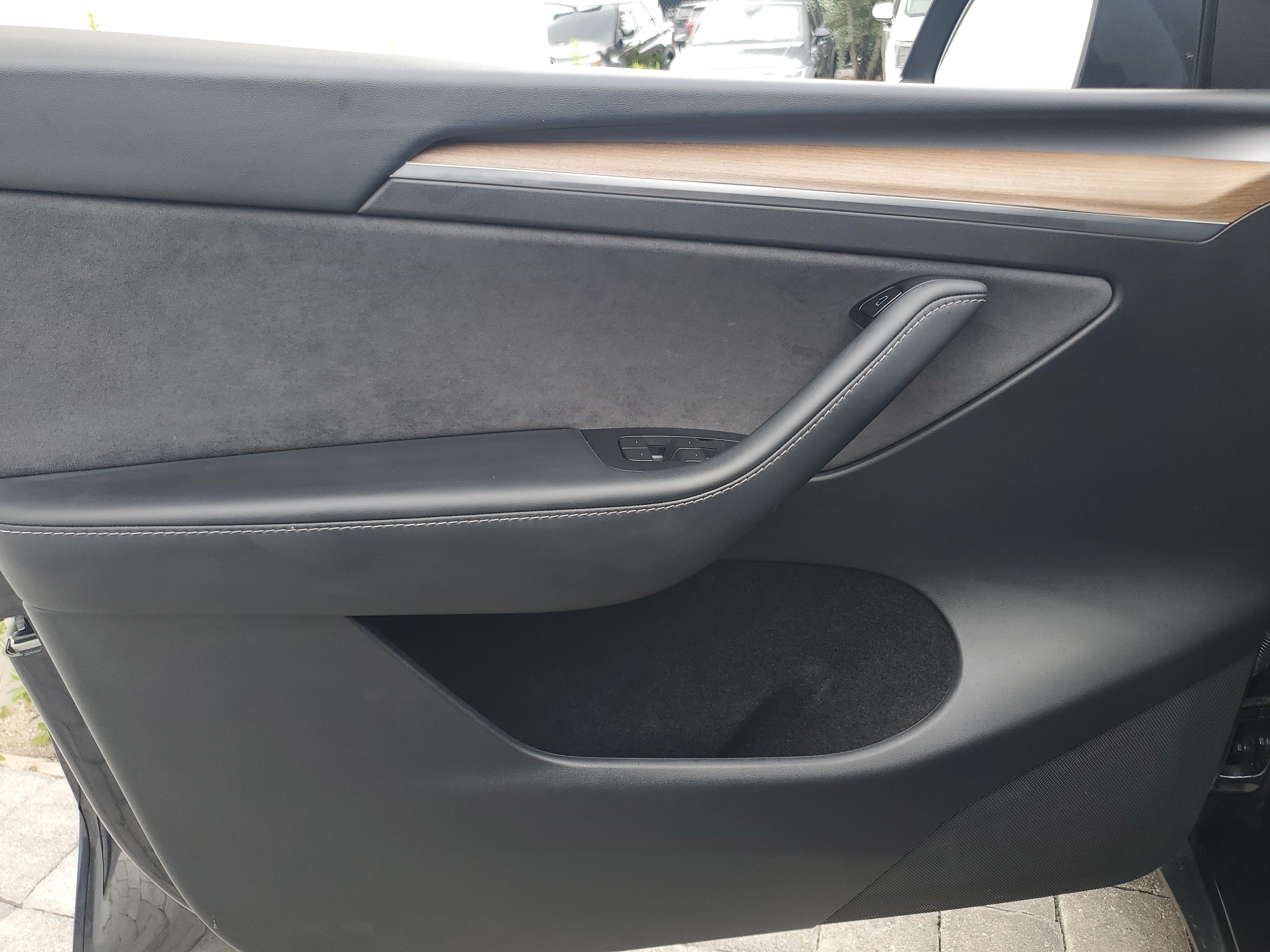 Used 2024 Tesla Model Y Long Range RWD image 17