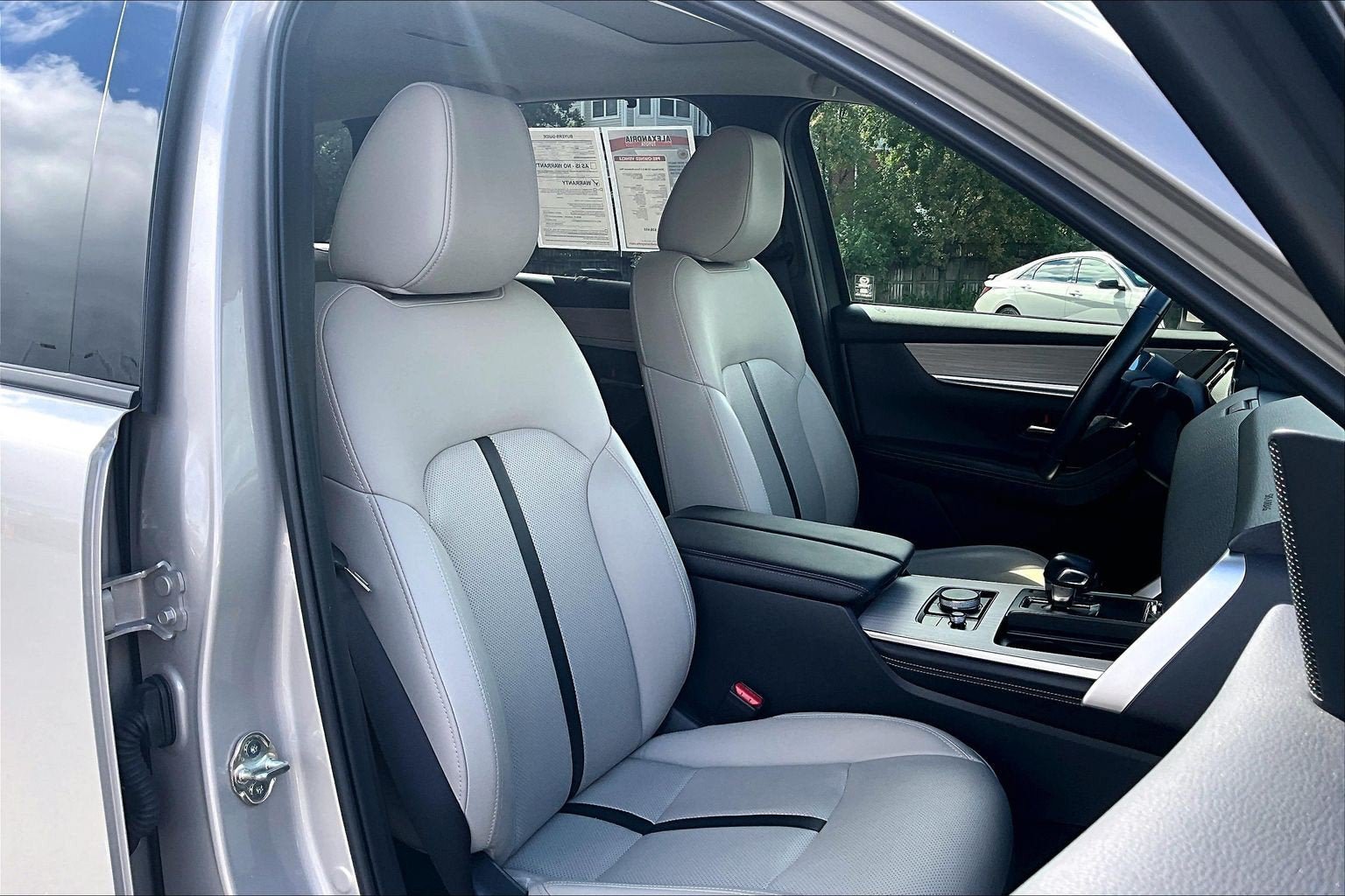 Used 2024 MAZDA CX-90 3.3 Turbo w/ Preferred Plus AWD/4WD image 7